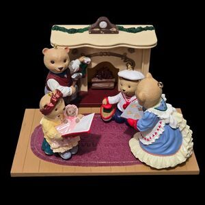 Hallmark Keepsake Ornaments 1993 The Bearingers - Living Room Scene Complete